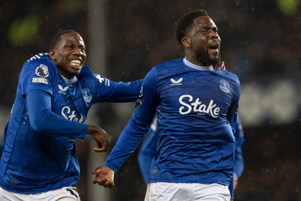 联赛中的竞 联赛中的竞